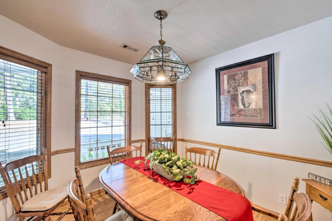 Beautiful Ozark Oasis With Deck Walk To Beaver Lake Rogers Dış mekan fotoğraf