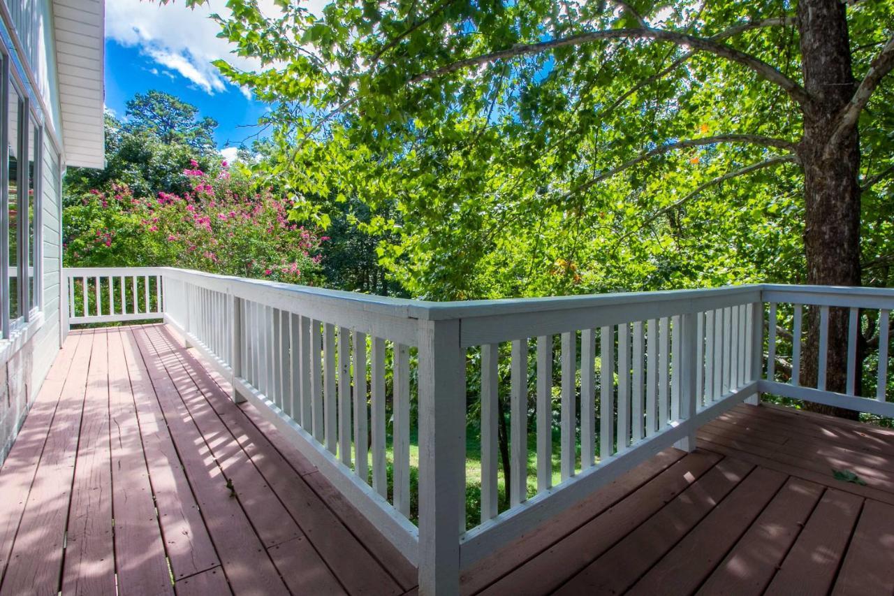 Beautiful Ozark Oasis With Deck Walk To Beaver Lake Rogers Dış mekan fotoğraf